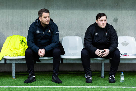 Örgrytes tränare Andreas Holmberg och assisterande