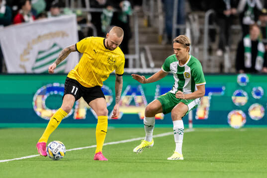 Mjällbys Adam Ståhl och Hammarbys Markus Karlsson
