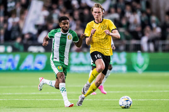 Hammarbys Tesfaldet Tekie och Mjällbys Alexander Johansson