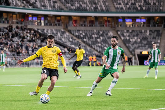 Mjällbys Jesper Gustavsson och Hammarbys Nahir Besara
