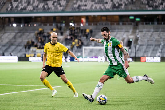 Mjällbys Viktor Gustafson och Hammarbys Nahir Besara