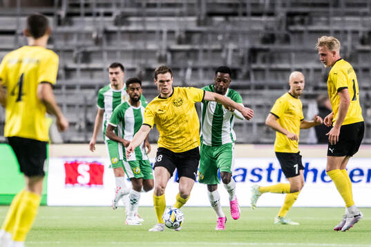 Mjällbys Jacob Bergström och Hammarbys Shaquille Pinas