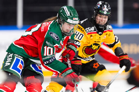 Frölundas Emilia Vesa och Luleås Noora Tulus