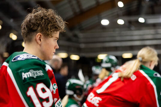 Frölundas Matilda Nilsson på bänken
