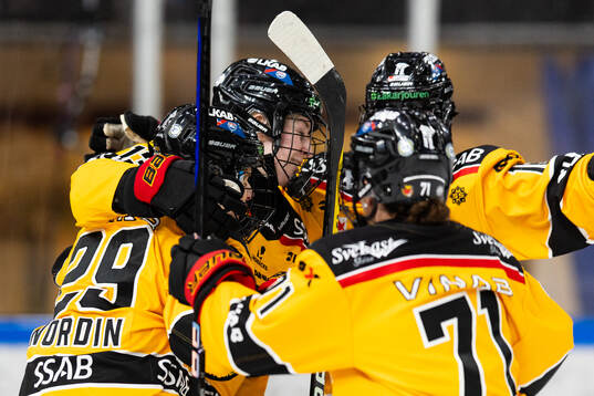Luleås Jenna Pirttijärvi jublar