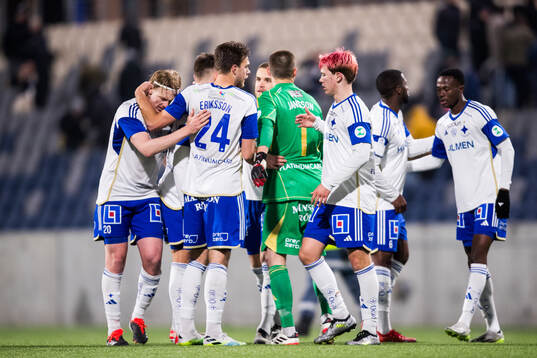 IFK Norrköpings spelare jublar