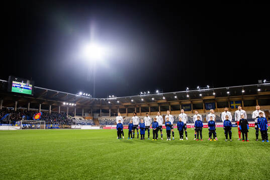 Sirius spelare vid lineup när Kristoffer Olsson