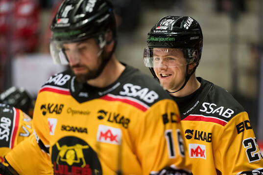 Luleås Jesper Sellgren innan ishockeymatchen i SHL mellan