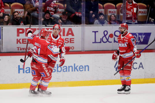 Timrås Emil Pettersson jublar