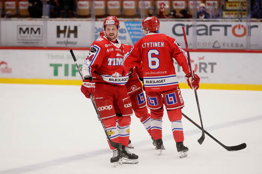 Timrås Jonathan Dahlén jublar