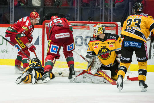 MoDos Sam Vigneault gör 2-2 bakom Luleås målvakt Joel
