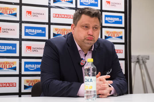 MoDos tränare Mattias Karlin