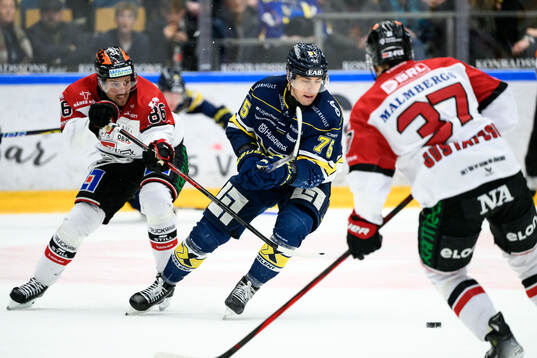 Örebros Mathias Bromé och HV71s Radan Lenc
