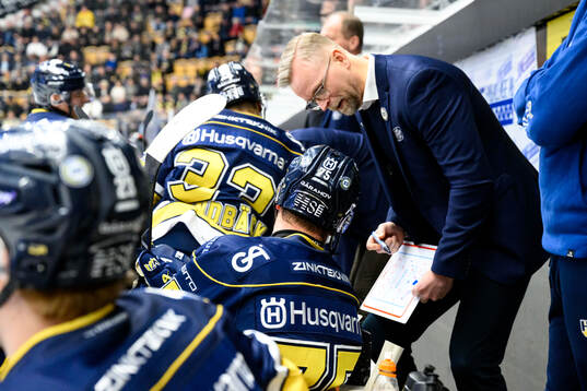 HV71s assisterande tränare Johan Davidsson