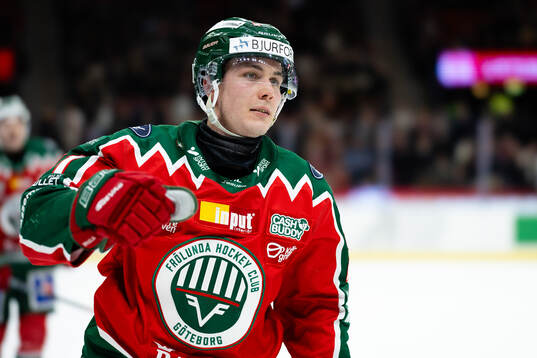 Frölundas Jere Innala jublar