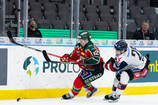 Frölundas Max Friberg och Linköpings Christoffer Ehn