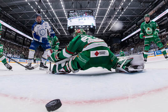 Leksands Max Veronneau gör 0-1
