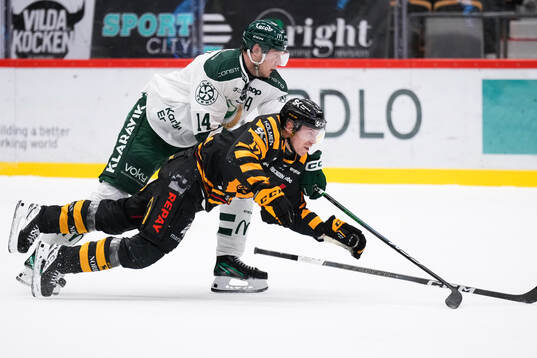 Färjestads Victor Ejdsell och Skellefteås Pär Lindholm