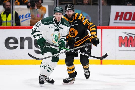 Färjestads Per Åslund och Skellefteås Petter Granberg
