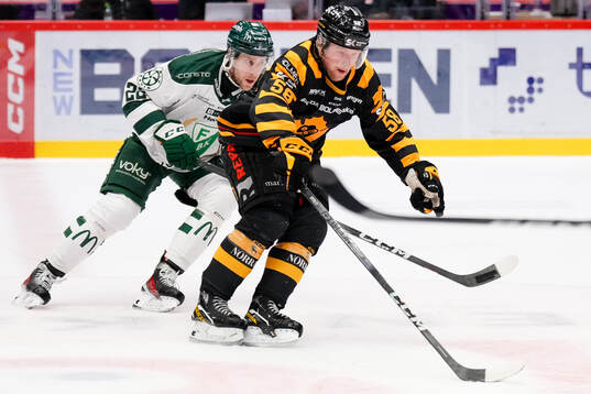 Färjestads Per Åslund och Skellefteås Oskar Nilsson