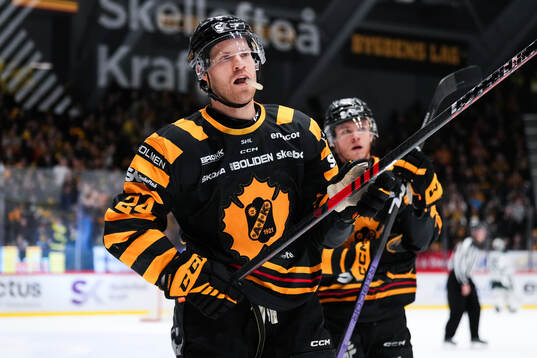 Skellefteås Oscar Lindberg jublar