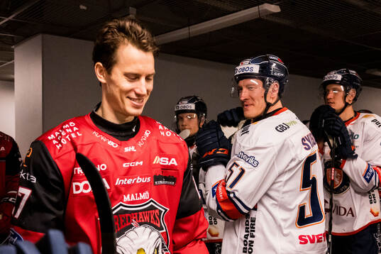 Malmö Redhawks Robin Alvarez och Växjös Emil Sylvegård