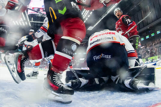 Malmö Redhawks Jakub Galvas jublar