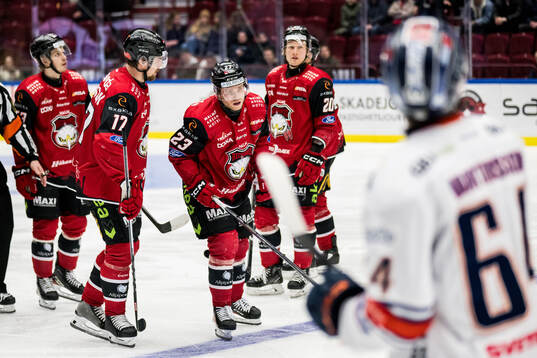 Malmö Redhawks Christoffer Forsberg lämnar planen