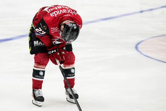Malmö Redhawks Christoffer Forsberg lämnar planen