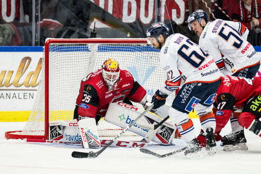 Malmö Redhawks målvakt Adam Werner och Växjös Manuel