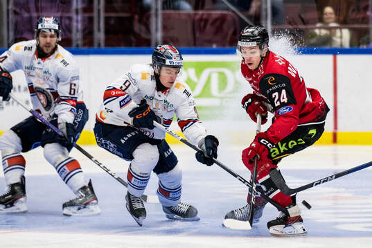 Växjös Victor Stjernborg och Malmö Redhawks Anton