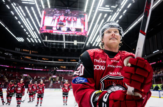 Malmö Redhawks Thomas Berg Paulsen jublar