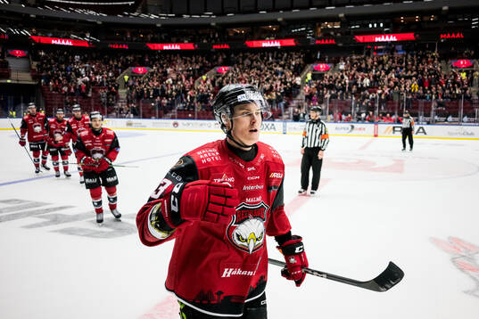 Malmö Redhawks Fredrik Händemark jublar
