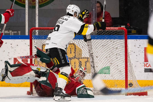 Västerås Shane Gersich gör 2-1