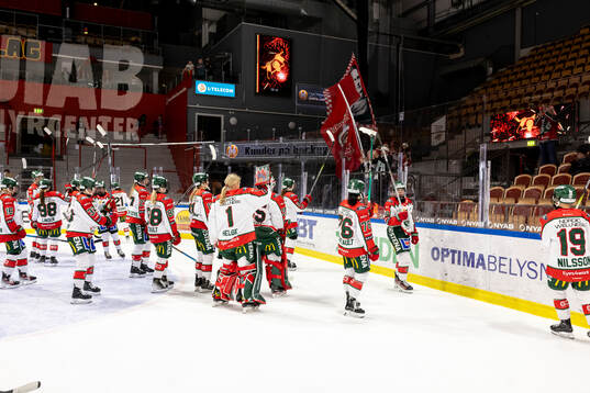 Spelarna i Frölunda tackar fansen på borta stå
