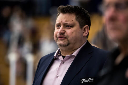 MoDos tränare Mattias Karlin