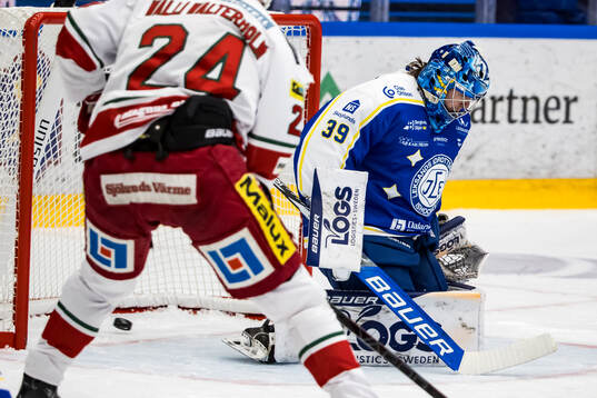 Leksands målvakt Filip Larsson deppar