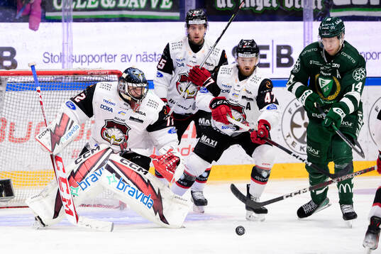 Malmö Redhawks målvakt Daniel Marmenlind och Joakim Ryan