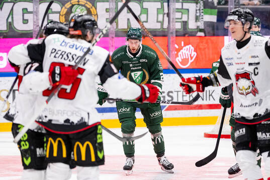 Färjestads Per Åslund deppar