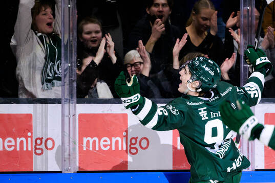 Färjestads Liam Öhgren jublar