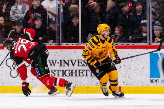 Örebros Milton Oscarson och Skellefteås Oscar Lindberg