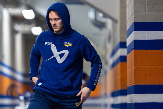 HV71s Henrik Borgström värmer upp