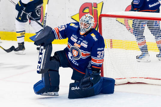 Växjös målvakt Emil Larmi deppar
