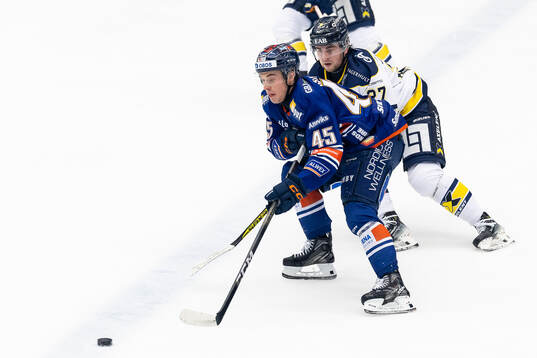 Växjös Noah Östlund och HV71s Robert Nardella
