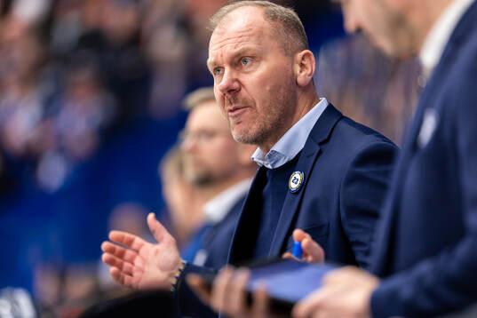 HV71s tränare Johan Lindbom