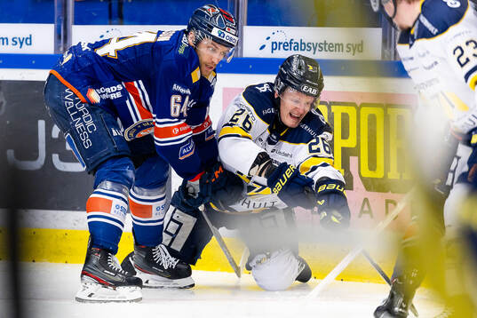 Växjös Eric Martinsson och HV71s Tommi Tikka