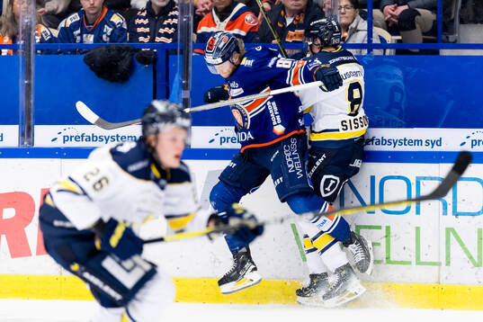 Växjös Joachim Blichfeld och HV71s Colby Sissons
