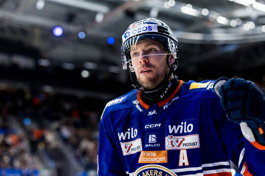 Växjös Robert Rosén jublar