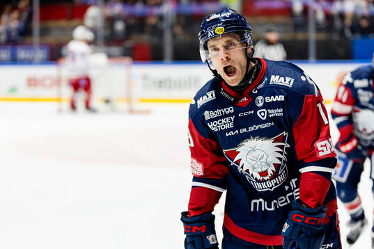 Linköpings Patrick Russell jublar