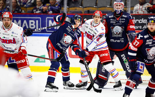Linköpings Arvid Aronsson och Timrås Joonas Lyytinen